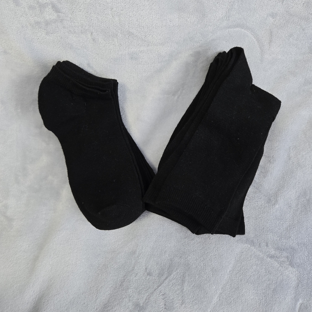 🟢 9 Black Socks - 5 Ankle and 4 Long